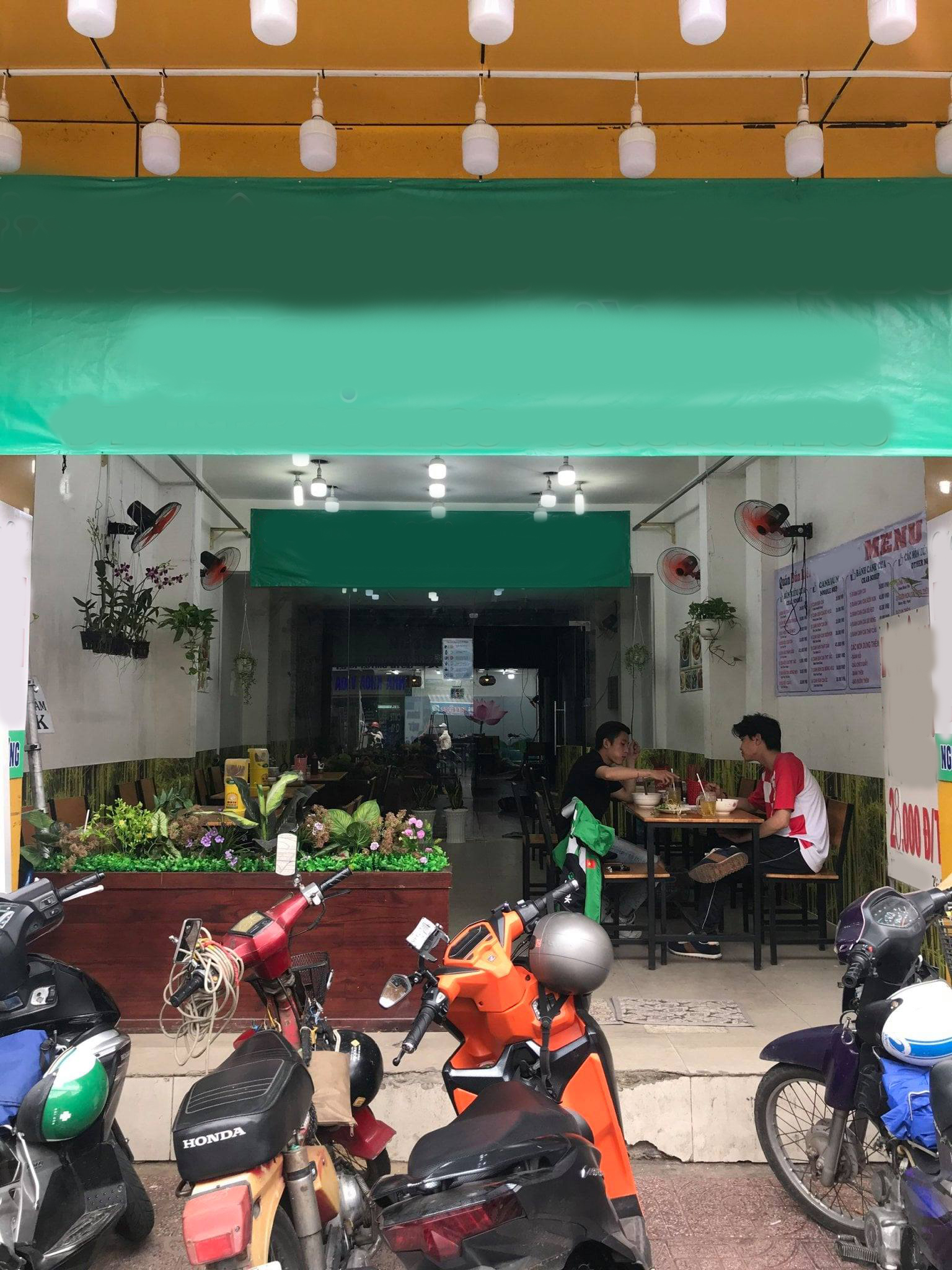Cho thuê Mặt Bằng ( lối đi riêng ) or Nguyên Căn Mặt tiền Cách Mạng Tháng Tám, Phường 13, Quận 10,